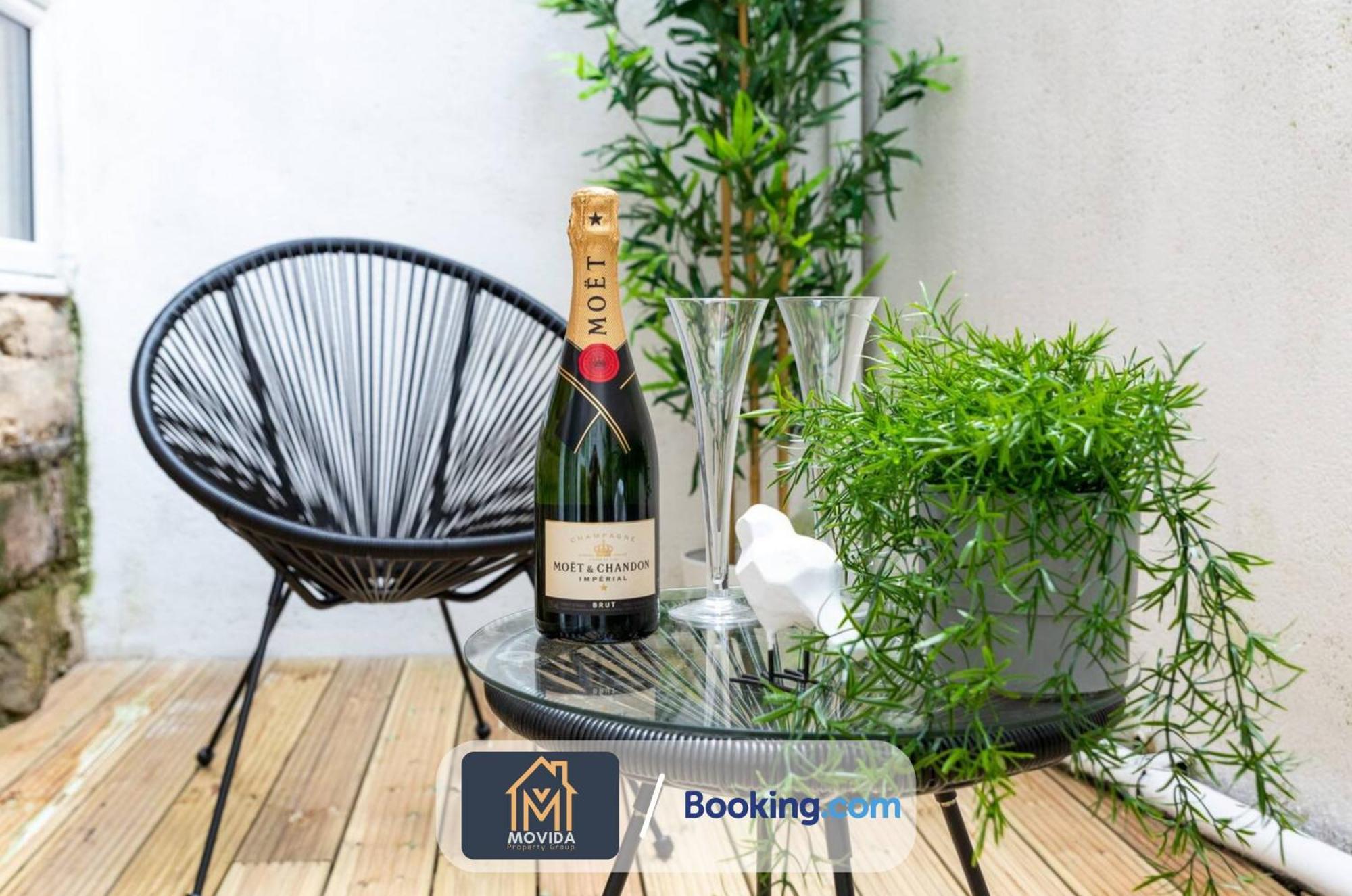 Stylish Two Bed Town Centre Apartment By Movida Property Group Short Lets & Serviced Accommodation With Parking Harrogate Exterior foto