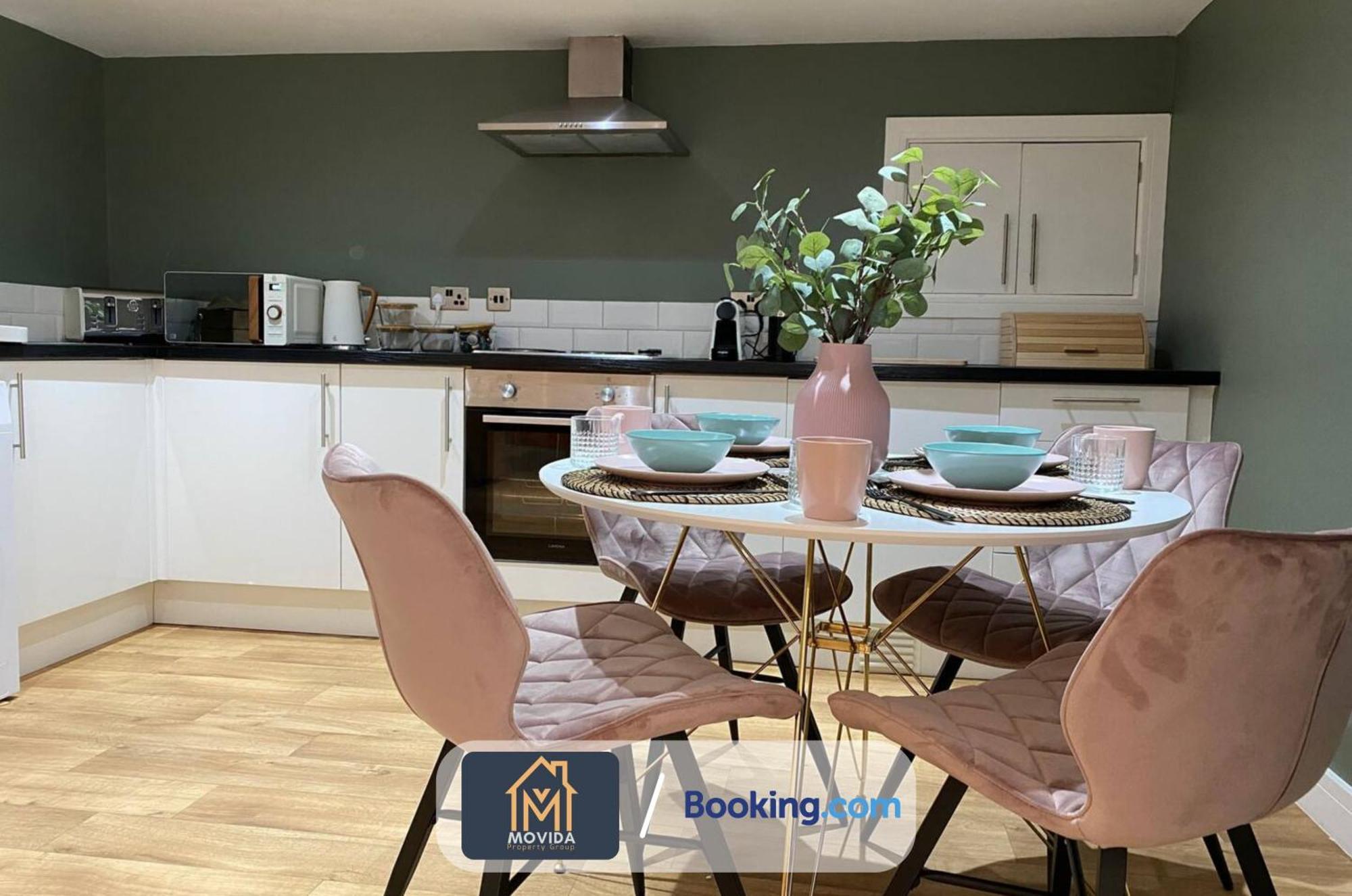 Stylish Two Bed Town Centre Apartment By Movida Property Group Short Lets & Serviced Accommodation With Parking Harrogate Exterior foto
