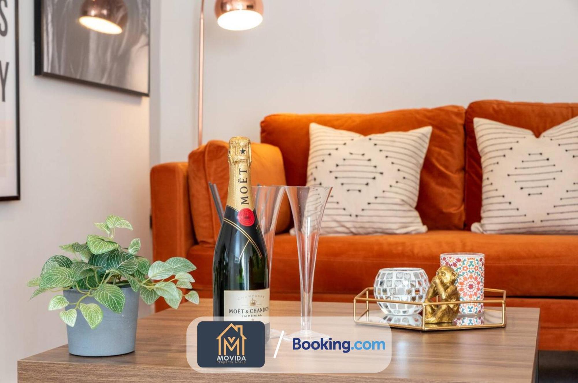 Stylish Two Bed Town Centre Apartment By Movida Property Group Short Lets & Serviced Accommodation With Parking Harrogate Exterior foto